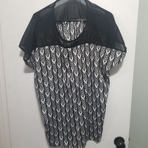 Chevron Pattern Top w/ Split Back
